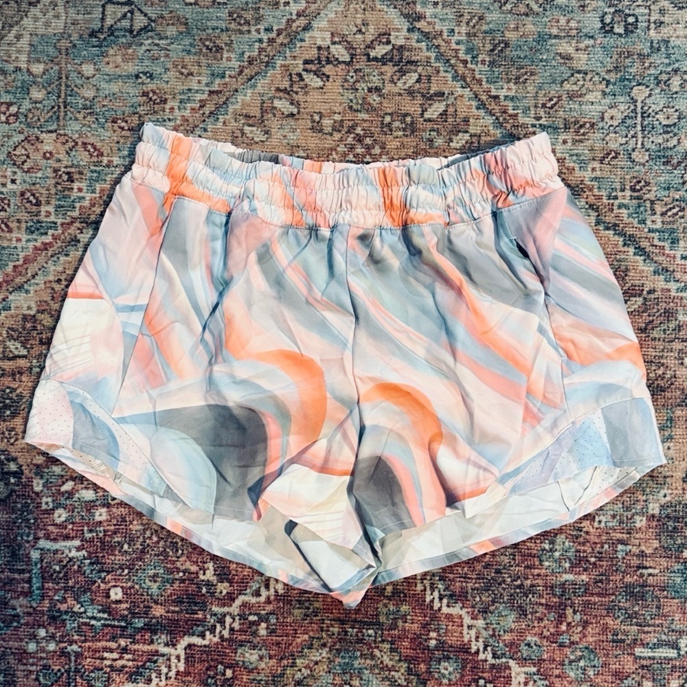 NWOT CALIA Mid-rise Infinity Running Shorts in Pastel Swirl Size Small - Picture 3 of 6